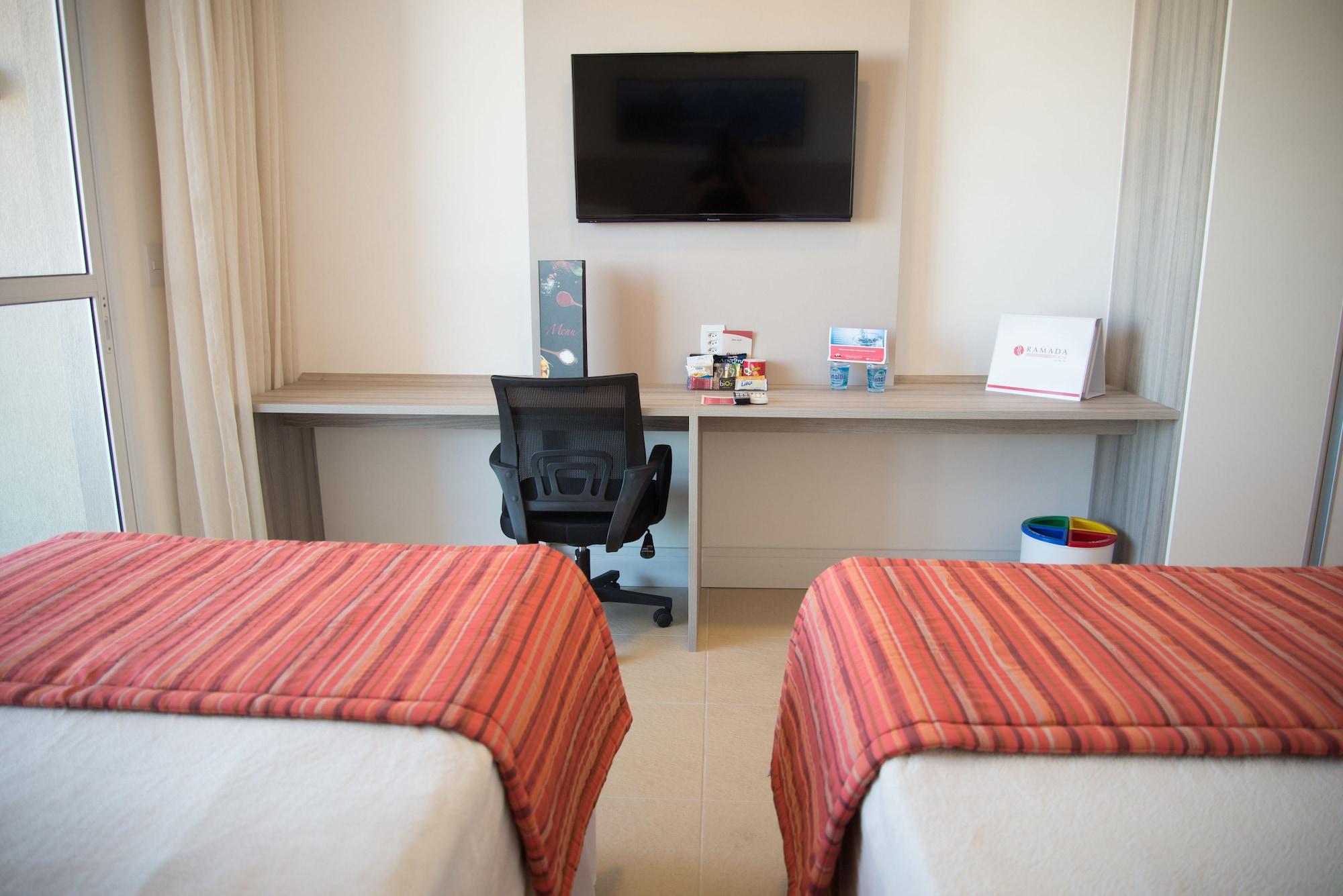 Ramada By Wyndham Macae Hotel & Suites Екстериор снимка