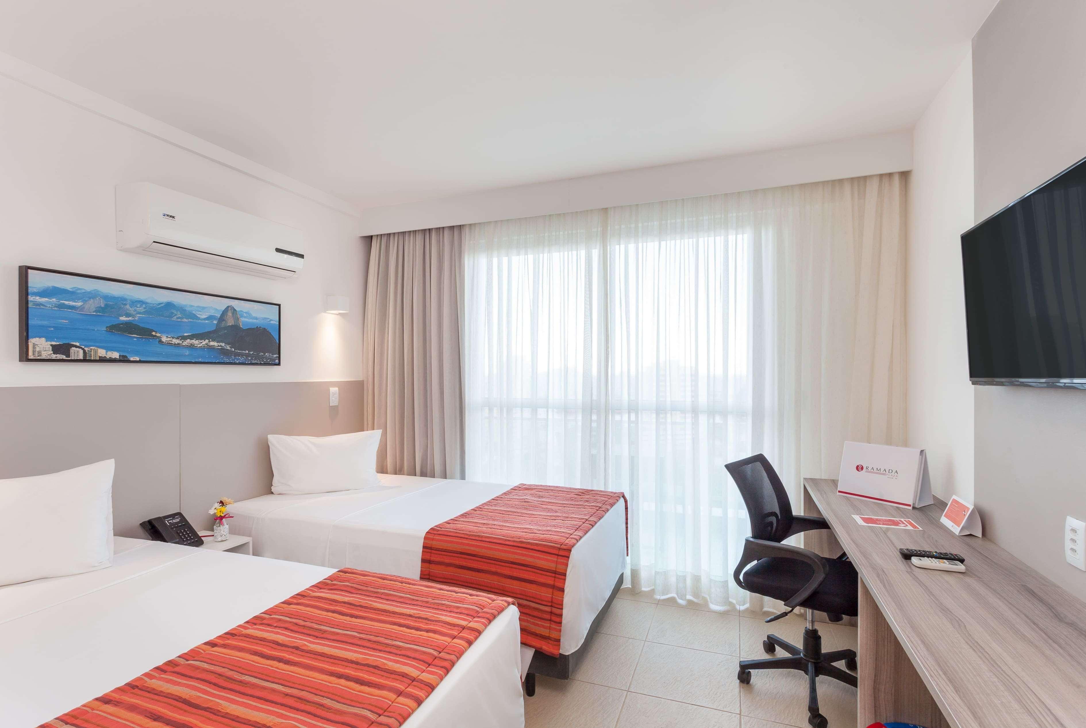 Ramada By Wyndham Macae Hotel & Suites Екстериор снимка